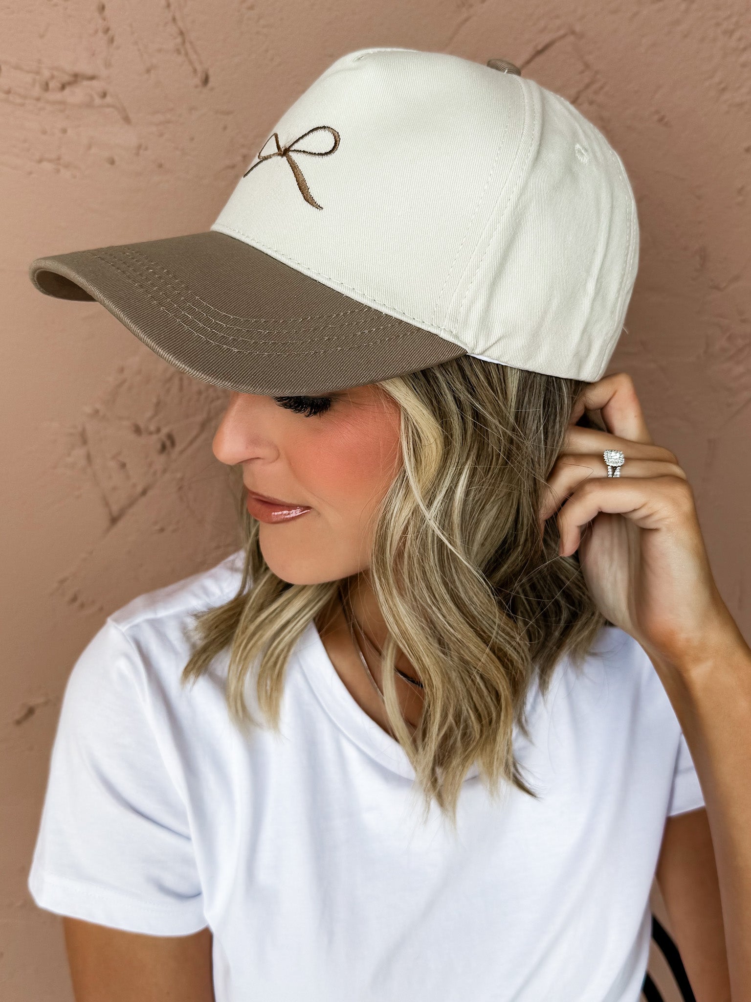 Flirty Bow Two Tone Hat-Ash Mocha
