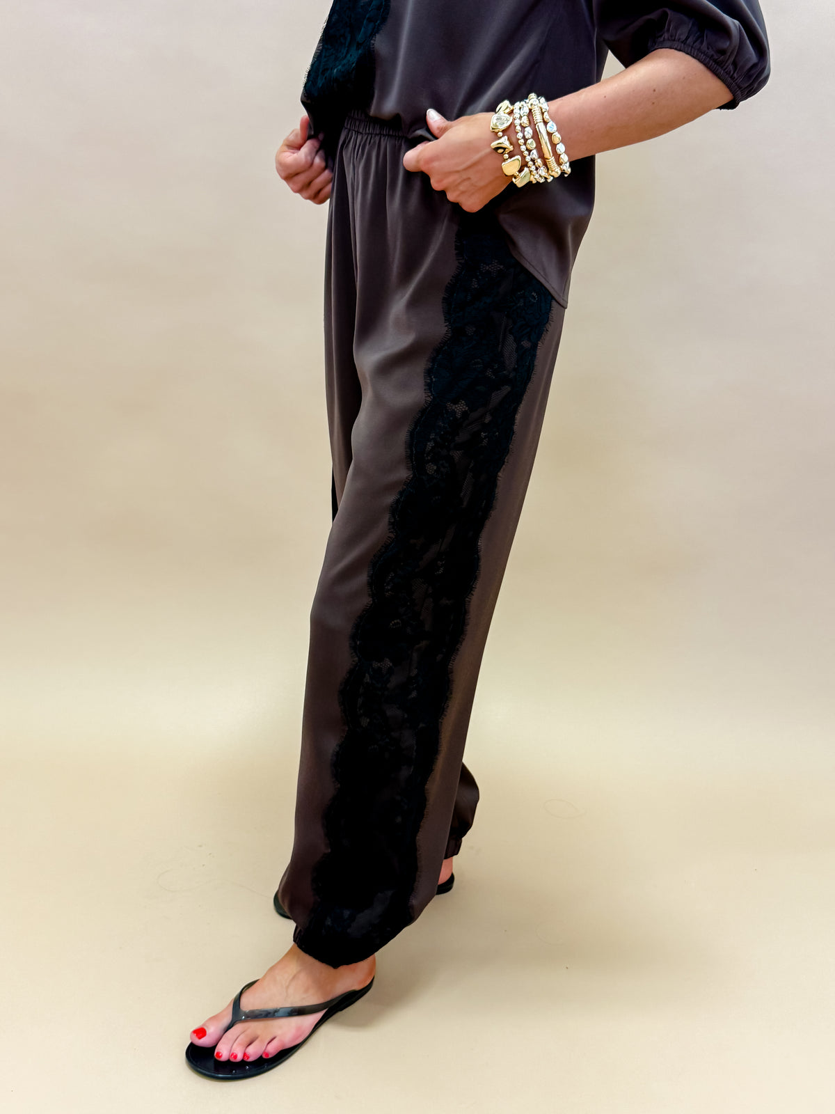 Amberlyn Lace Trim Set-Brown