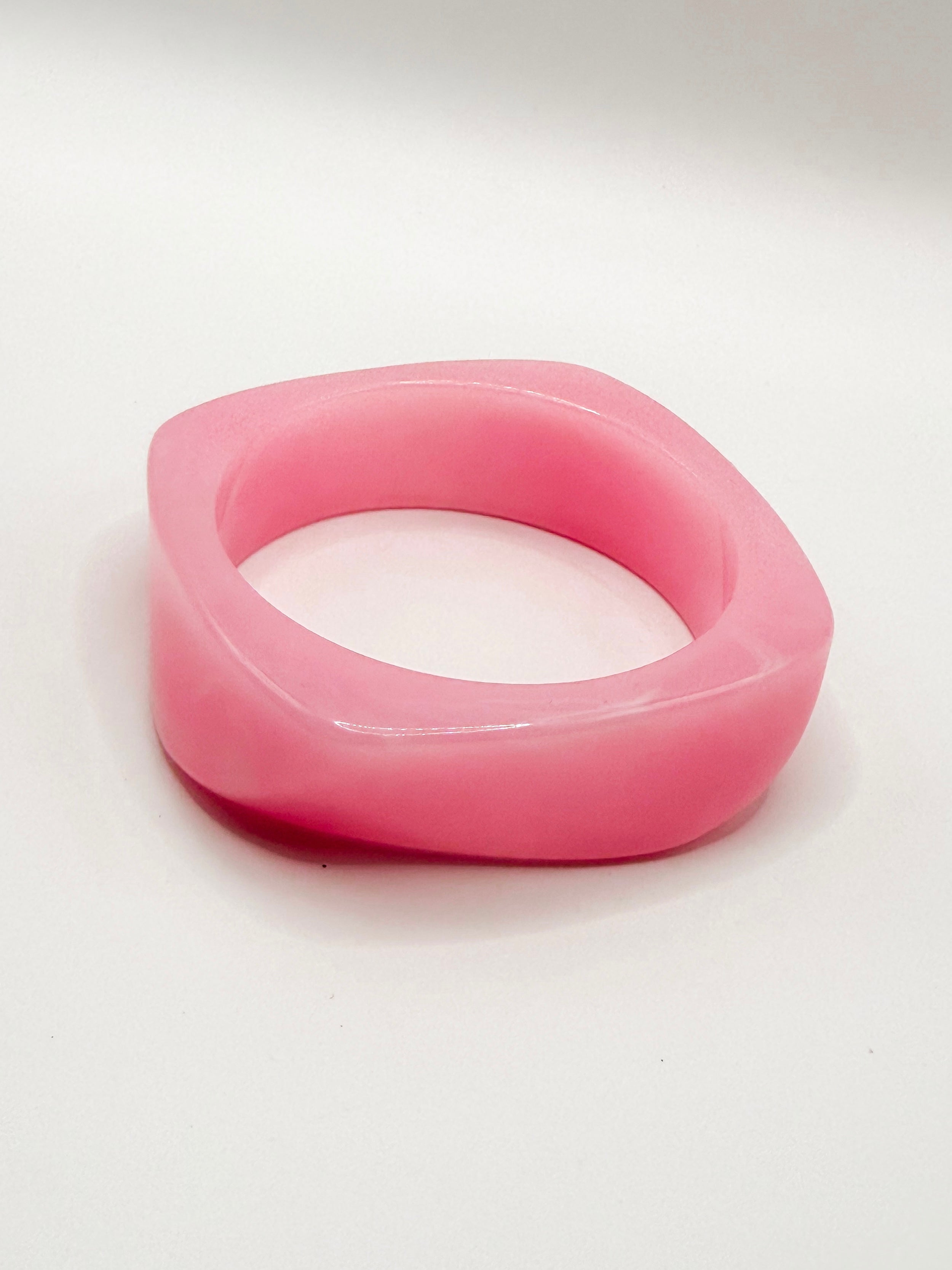 Bonnie Acrylic Chunky Bangle Bracelet-Pink