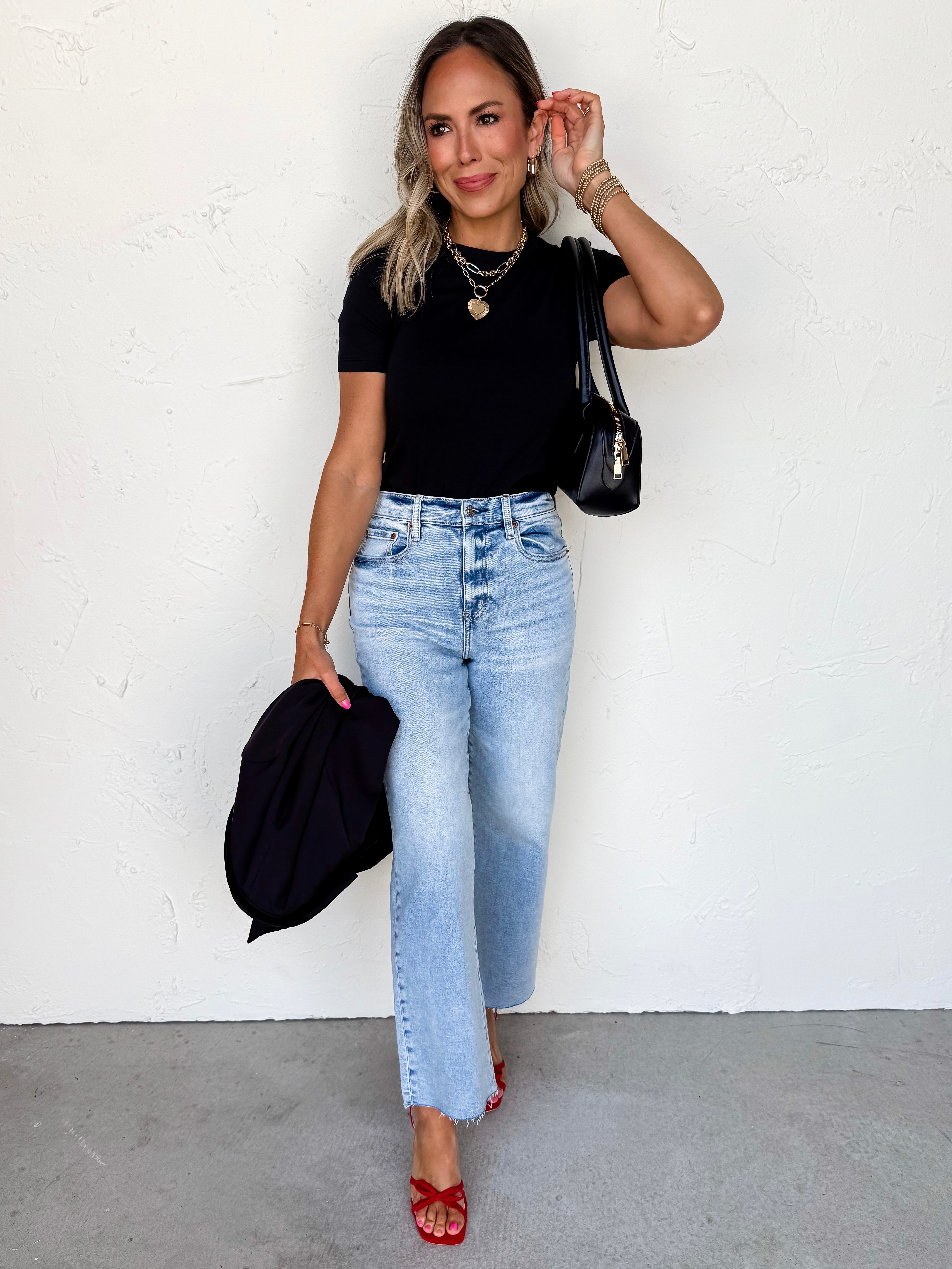 Carefree Days Crew Neck Short Sleeve Tee-Black