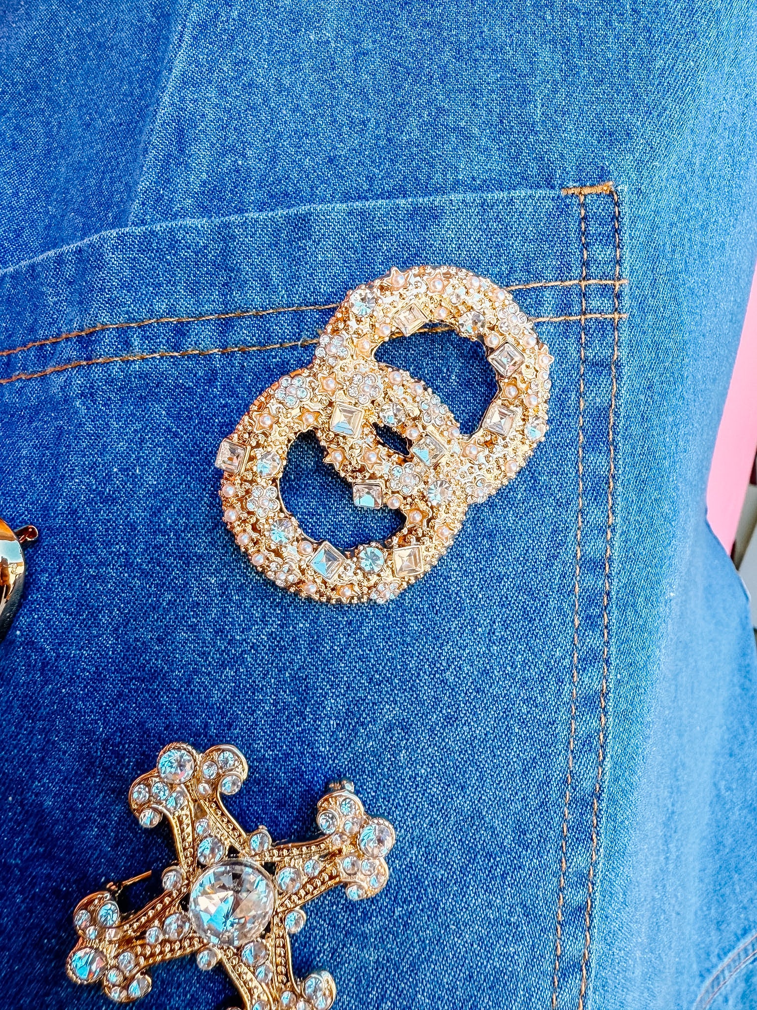 Catherine Interlocking Brooch-Gold