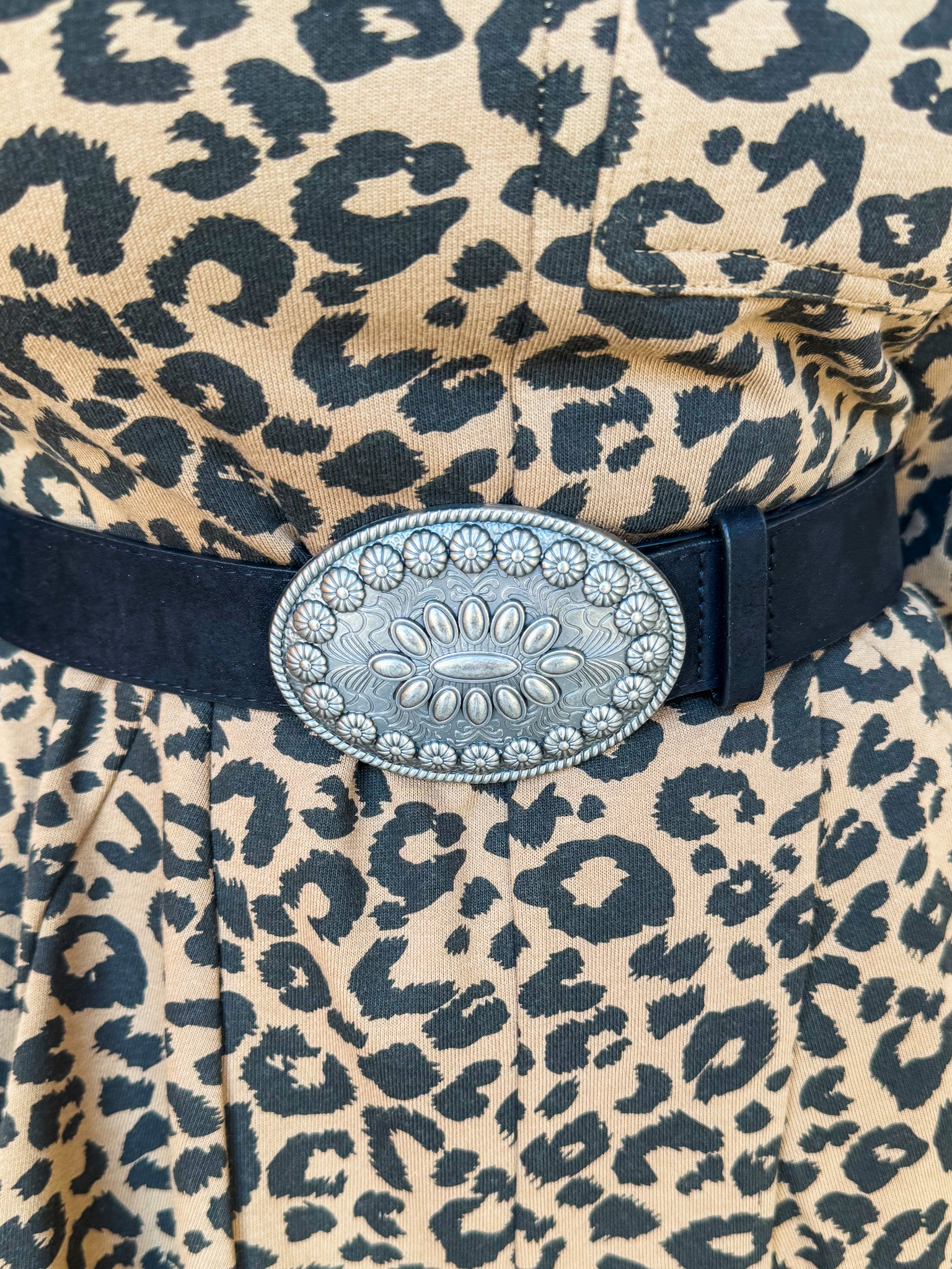 Country Heart Oval Concho Buckle Belt-Black