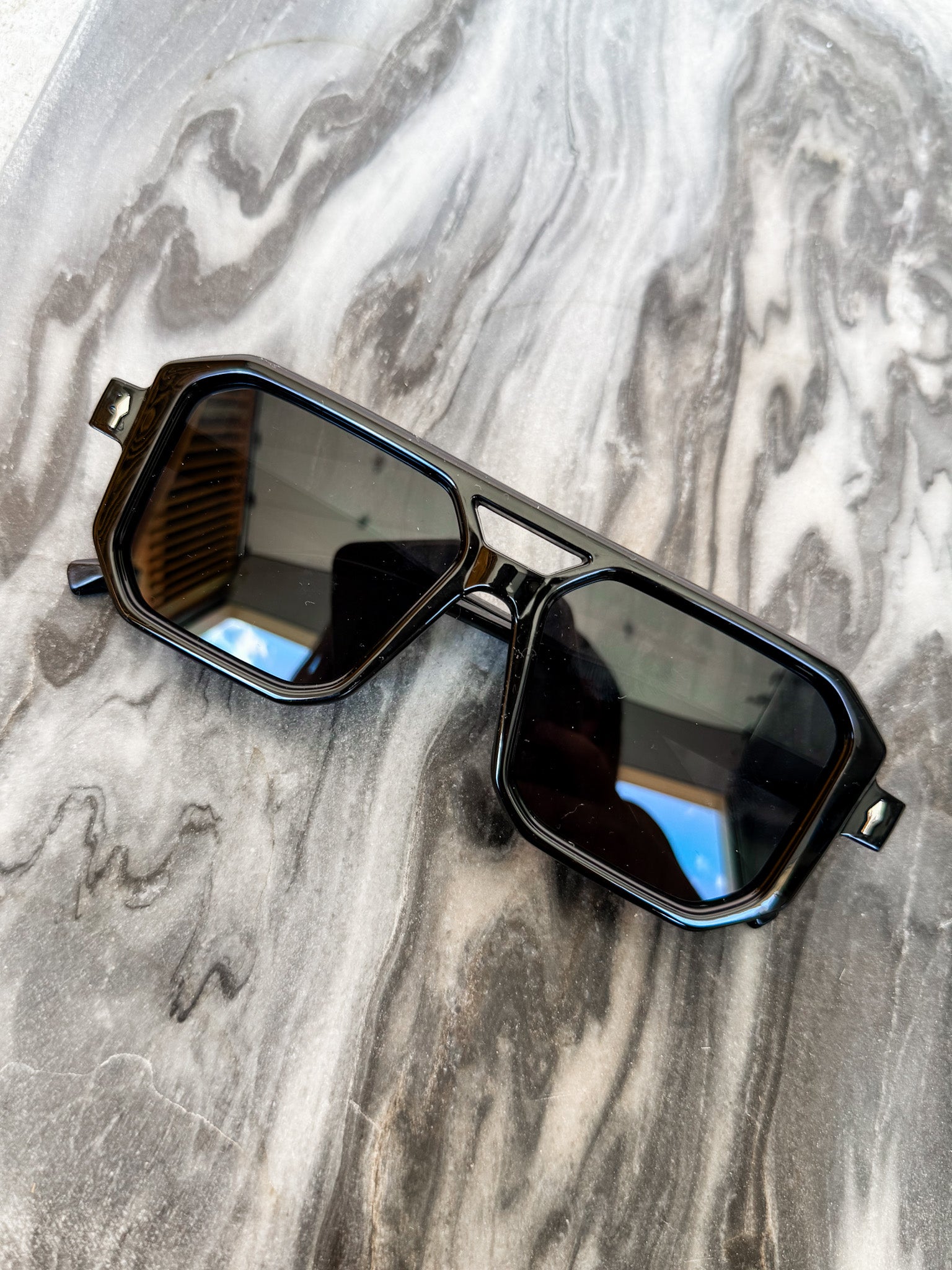 Retro Revival Block Aviator Sunglasses