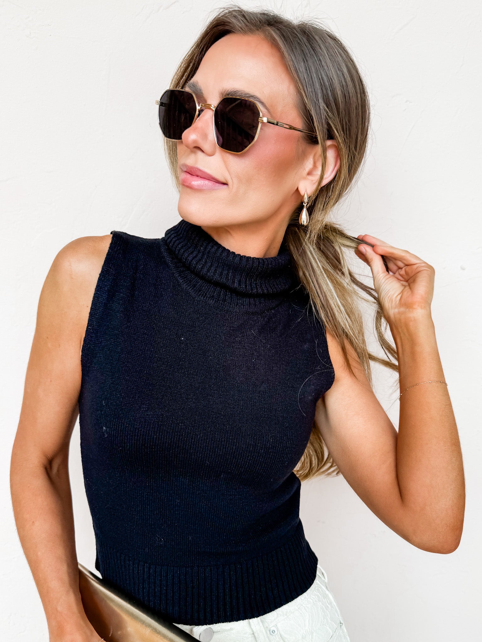 Juno Sleeveless Turtle Neck Sweater-Black