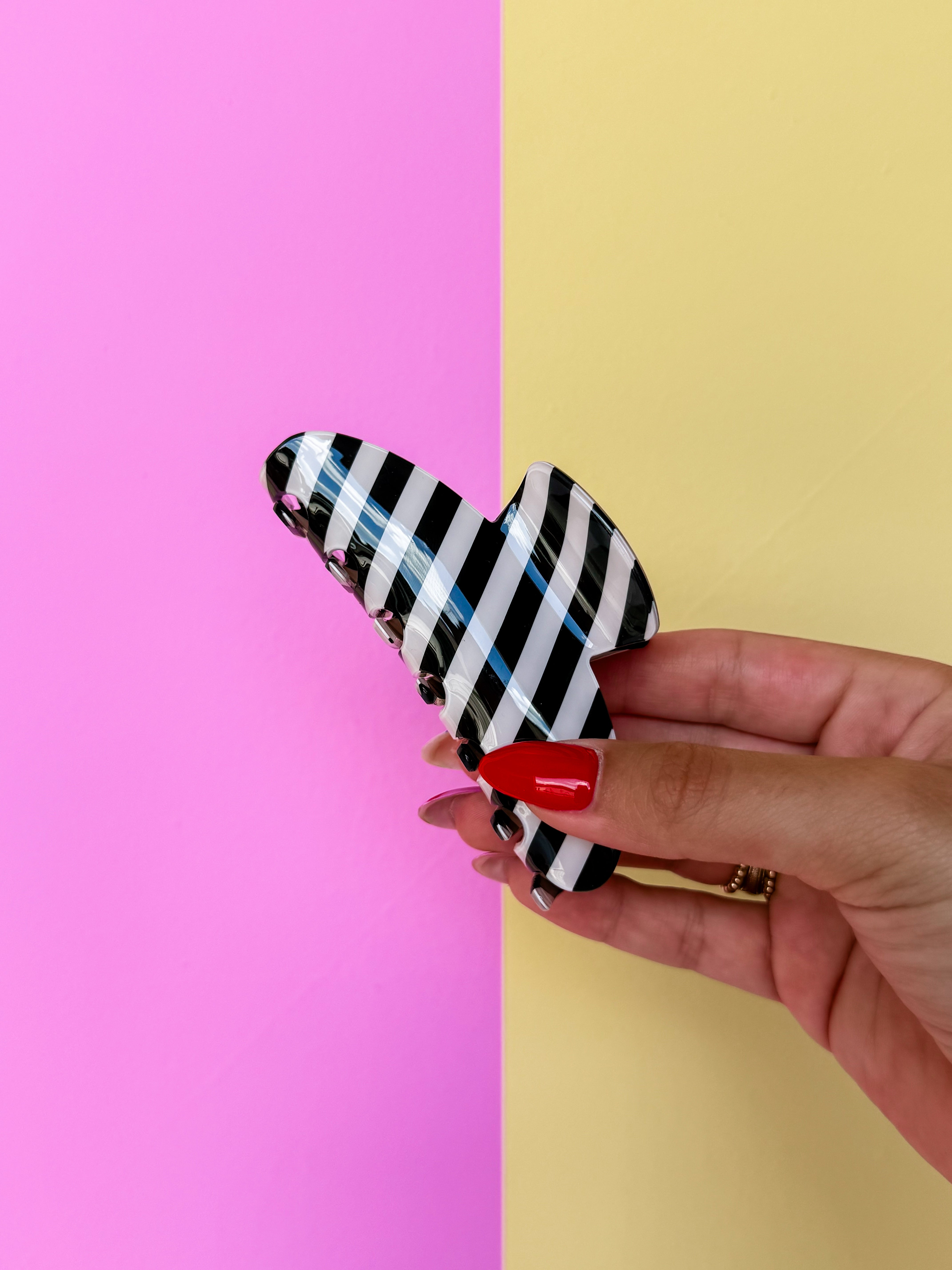 Alina Striped Claw Clip-Black