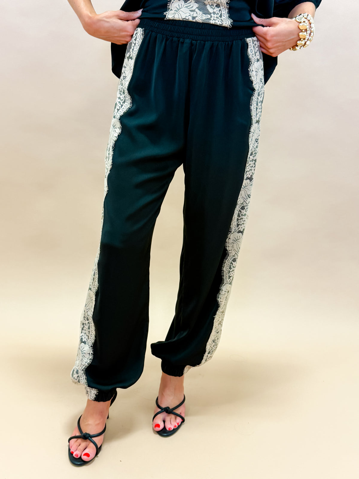 Amberlyn Lace Trim Set-Black