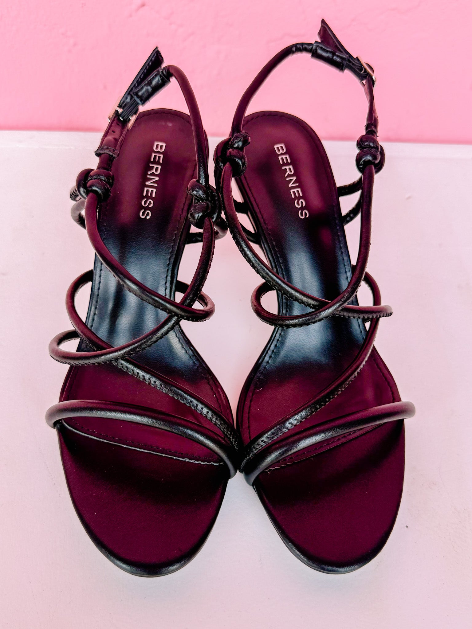 Andrea Strappy Heel-Black