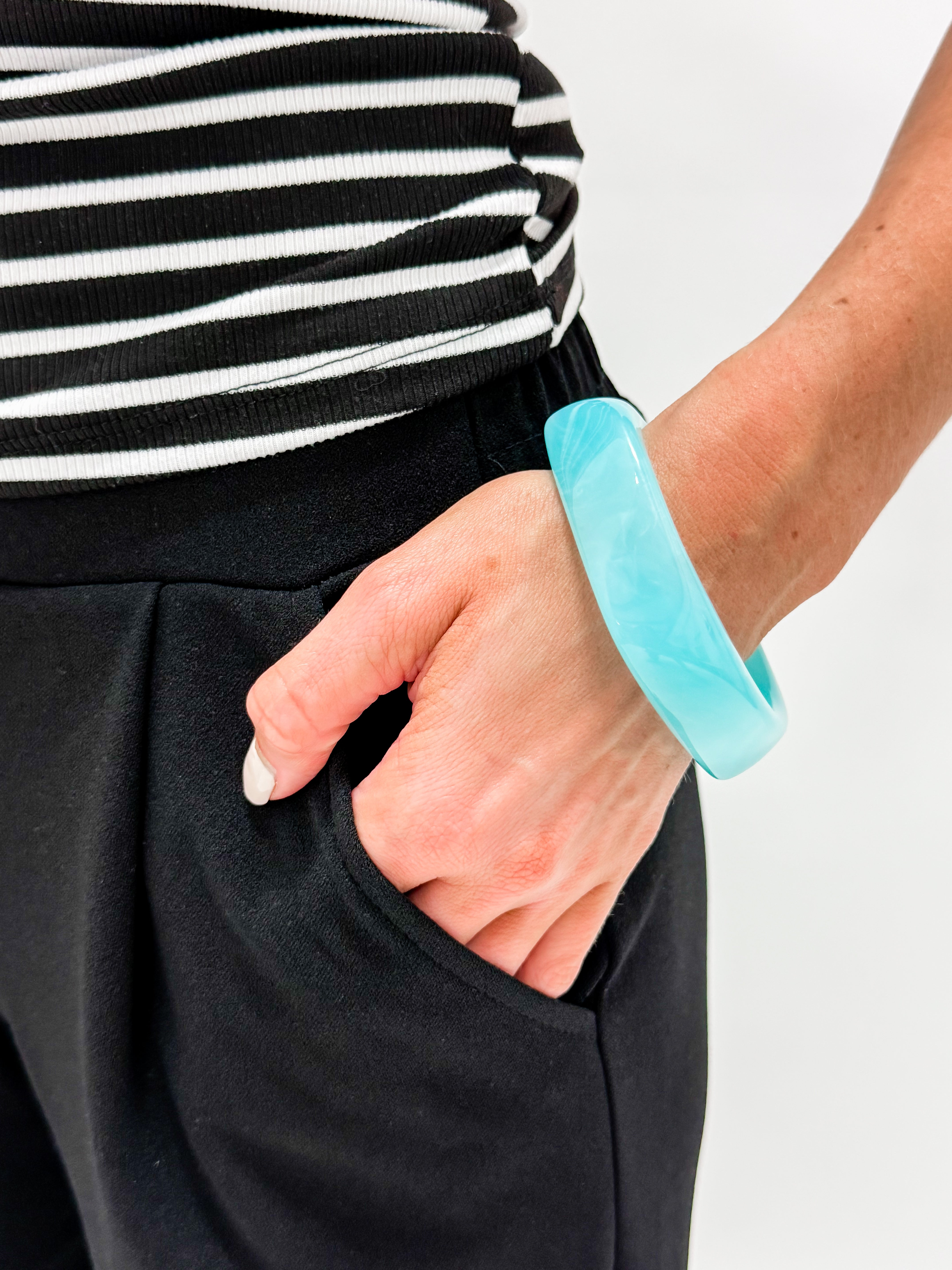 Bonnie Acrylic Chunky Bangle Bracelet-Aqua Blue