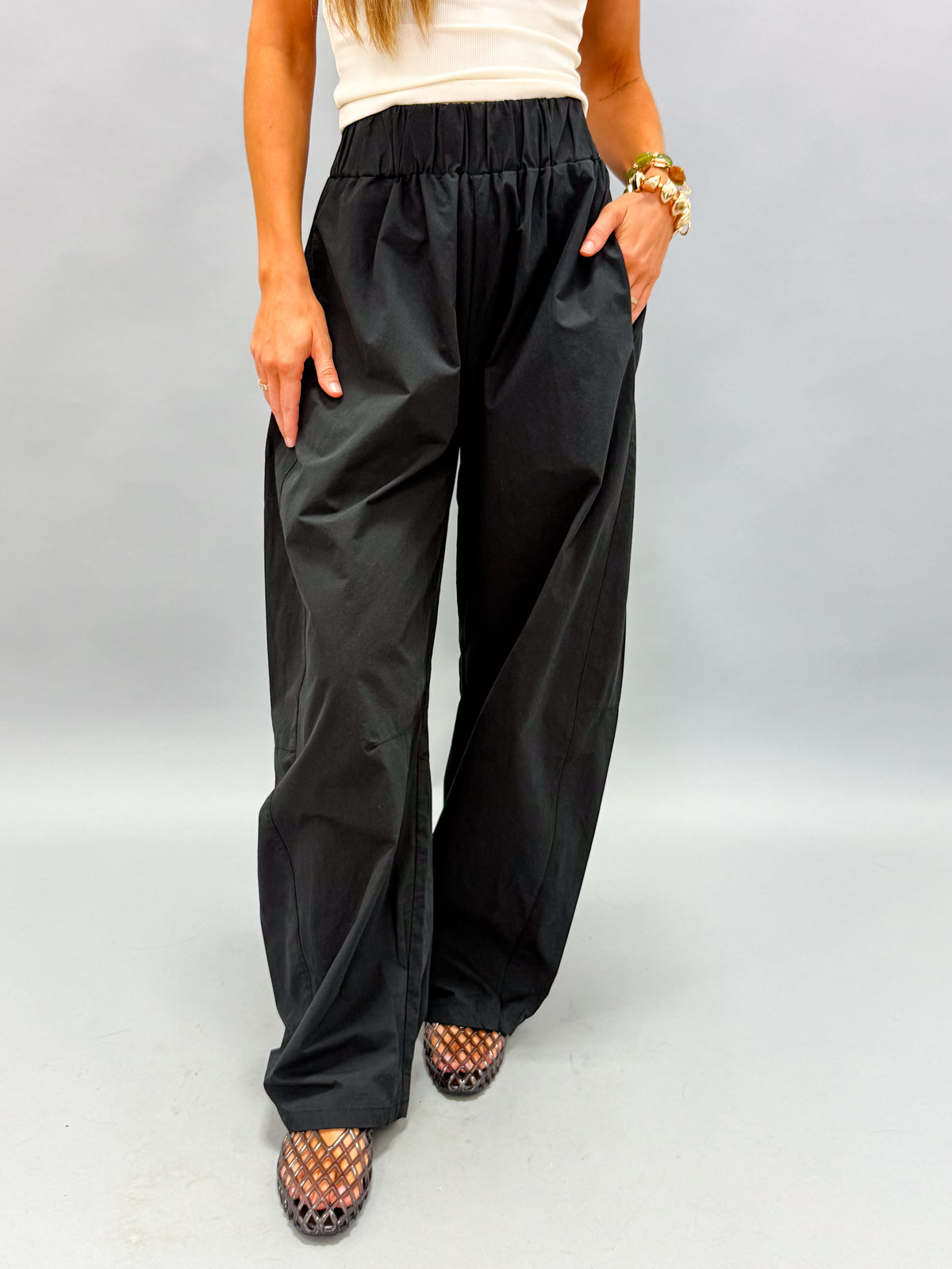 Emma Barrel Leg Pants-Black