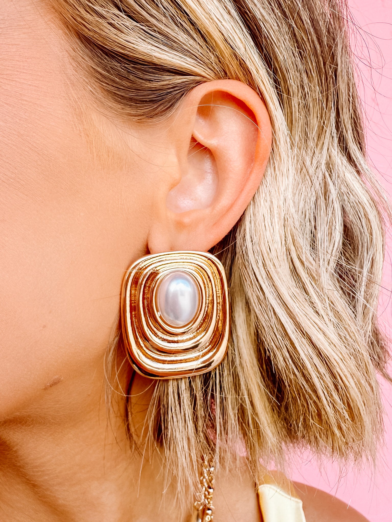 Evelina Gold Pearl Earrings