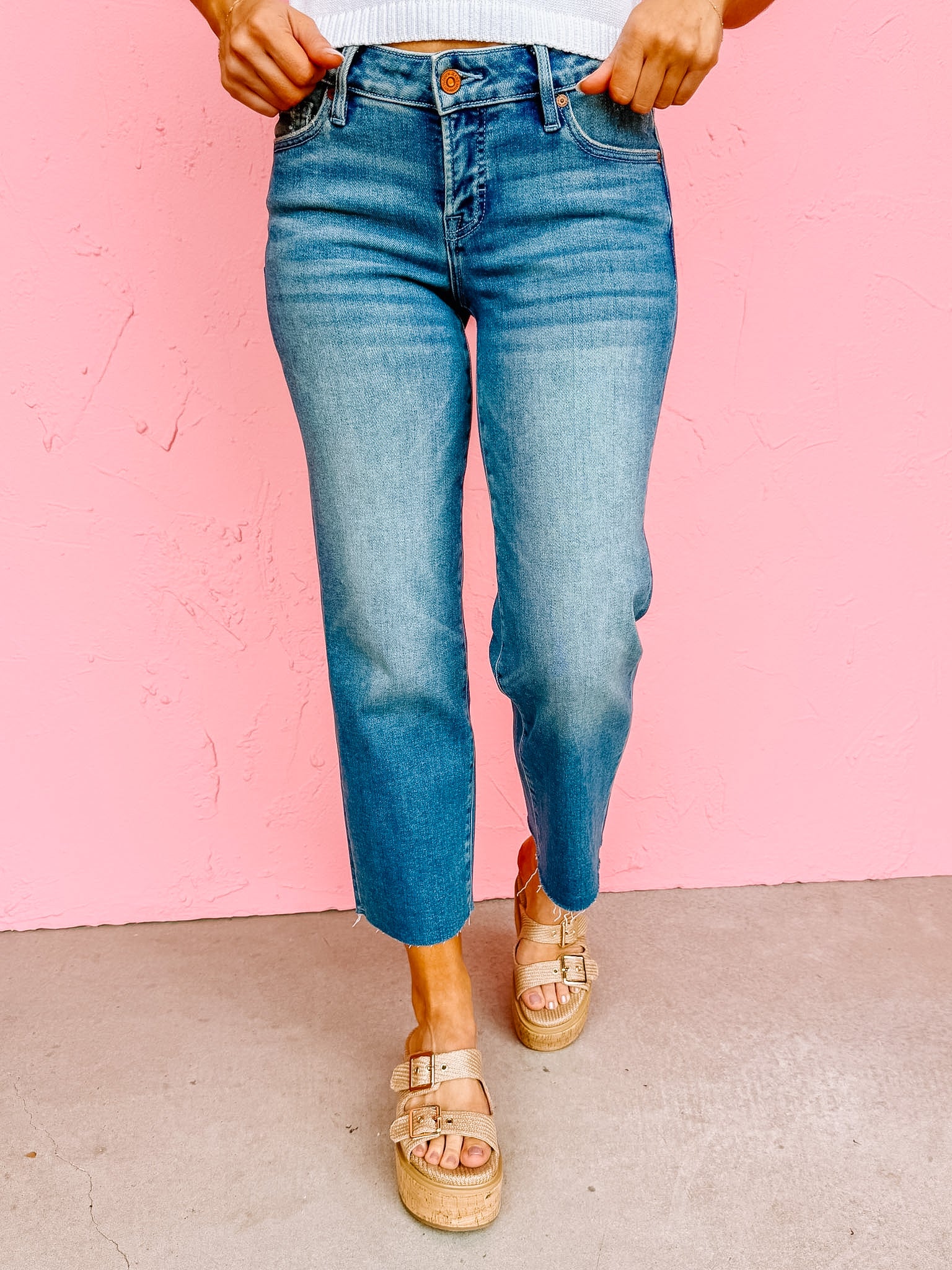 [Hidden] Ella Cropped Classic Straight Jeans