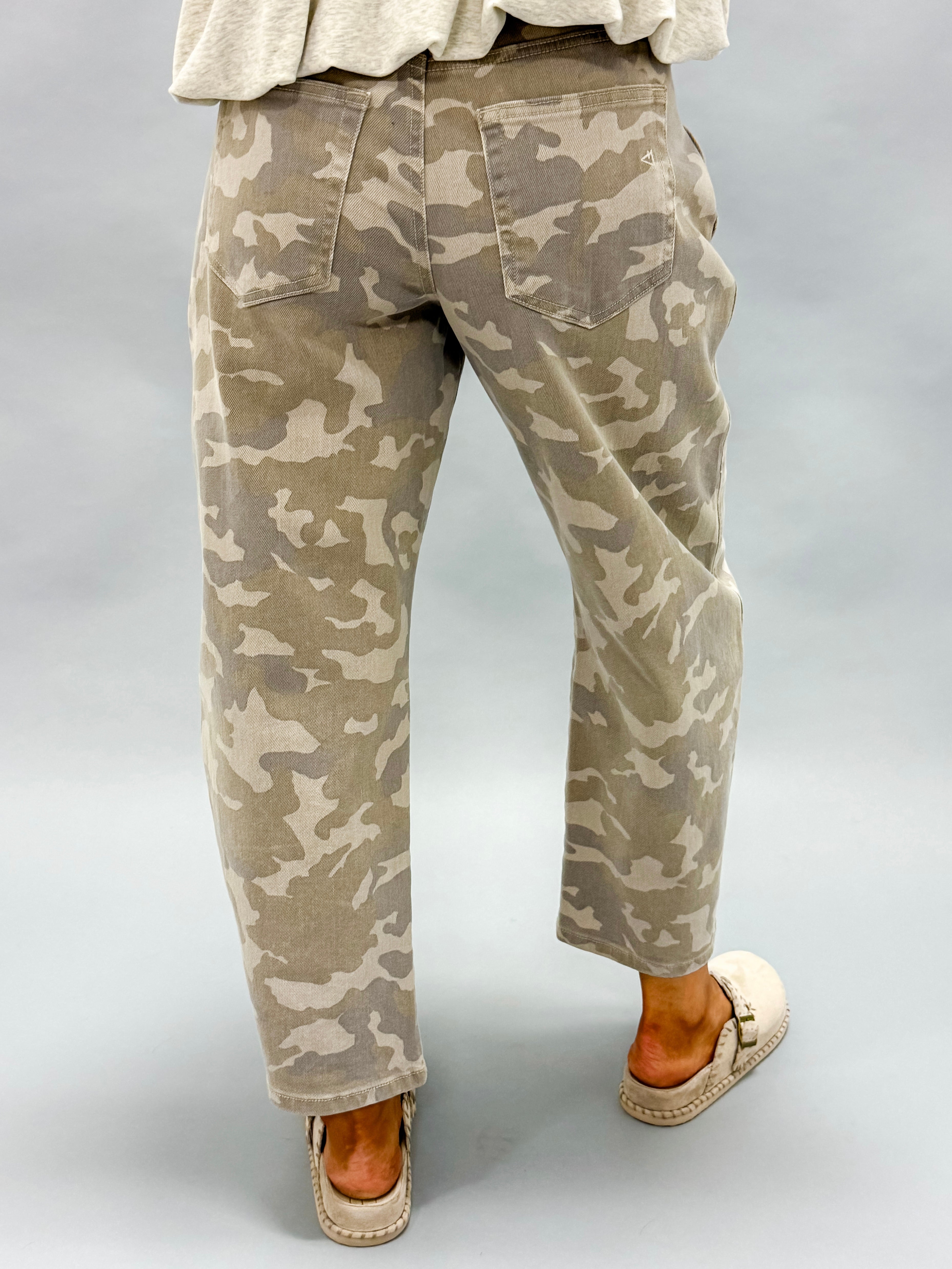 [Hidden] Sammie Cropped Barrel Jeans-Tan Camo