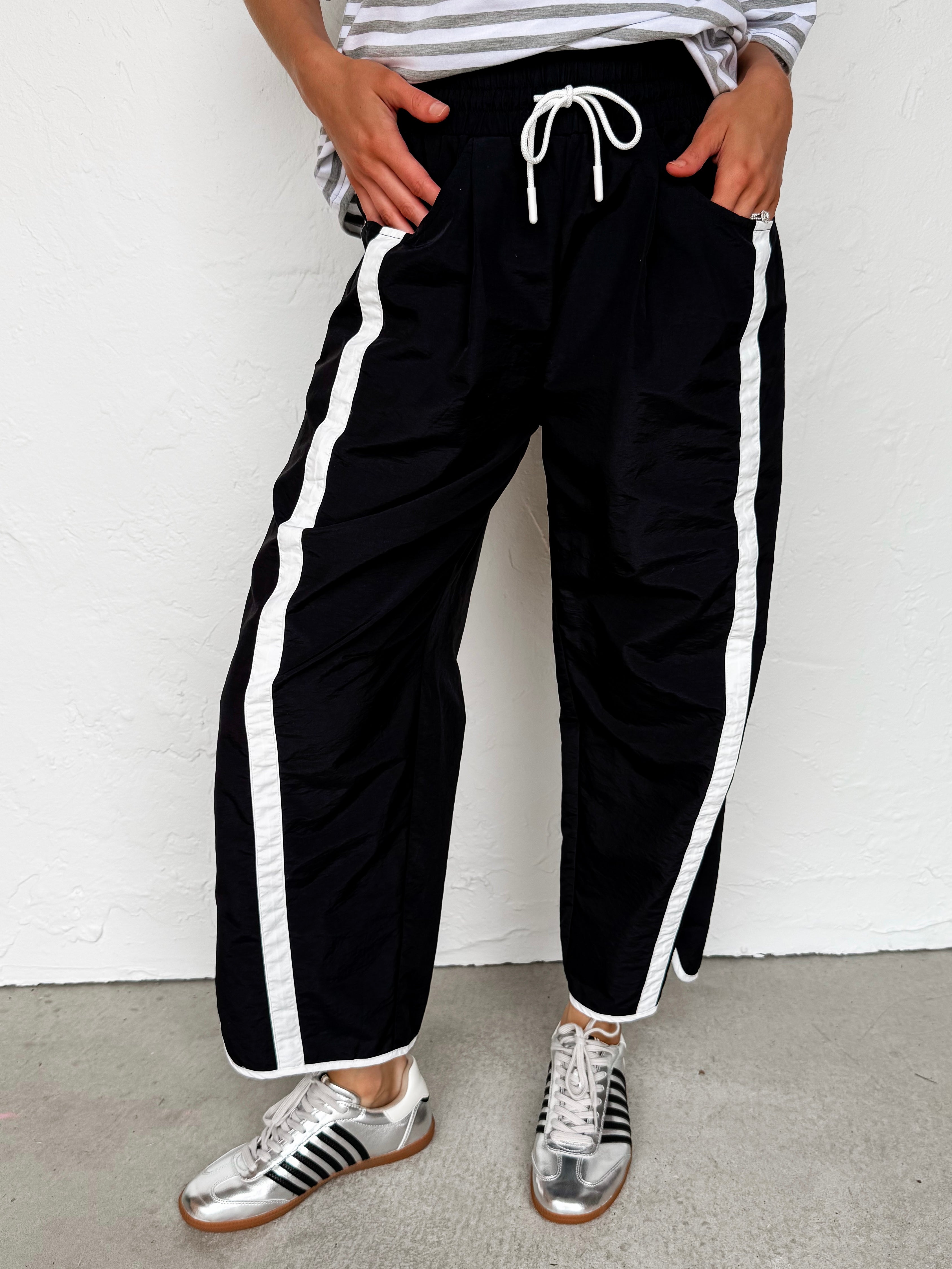 Jasmine Sporty Barrel Pants-Black