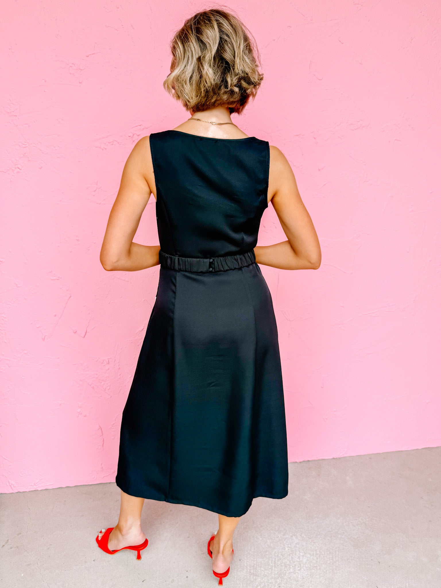 Juliann Sleeveless Belted Midi Dress-Black