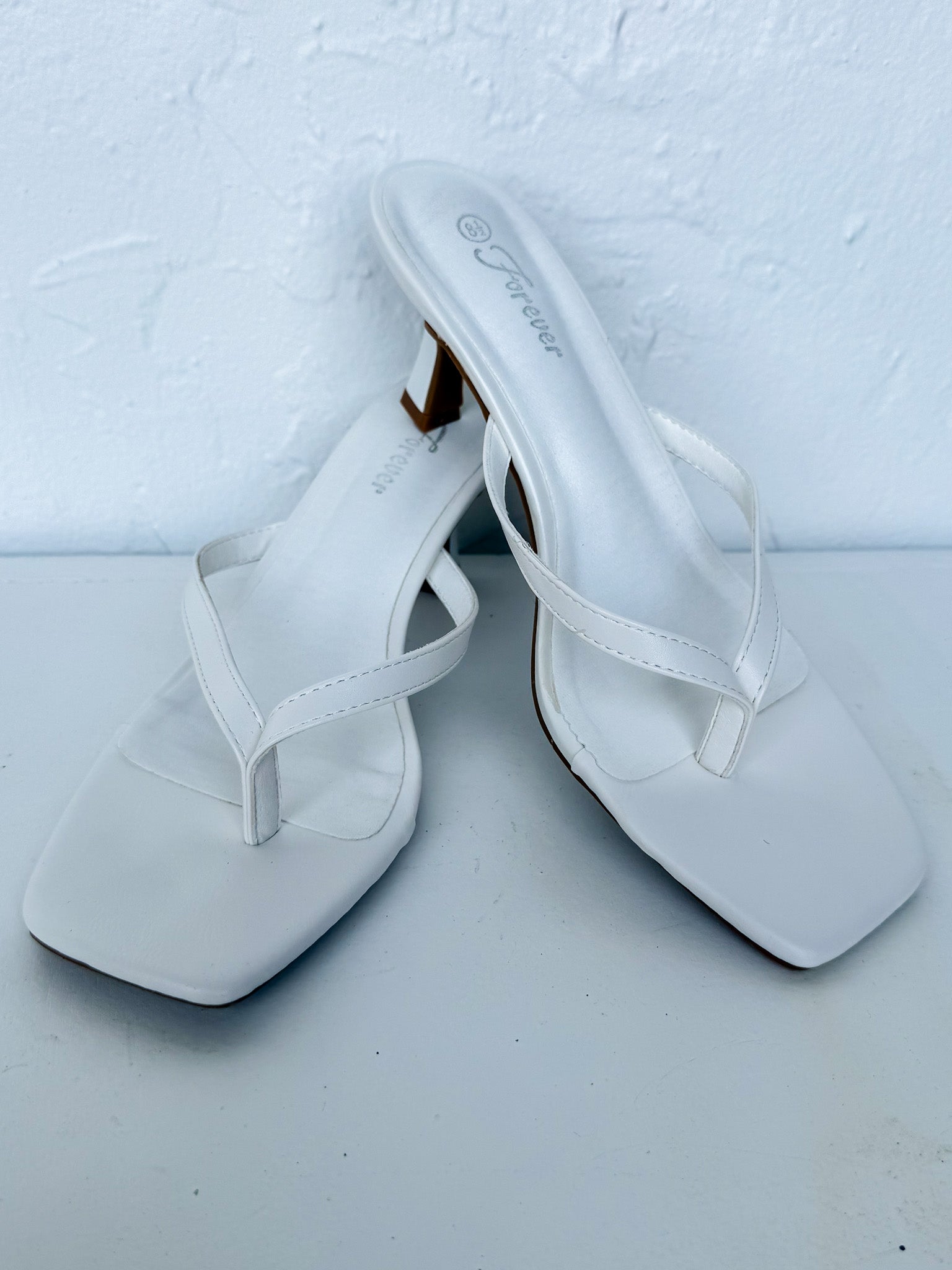 Lila Kitten Heel-White