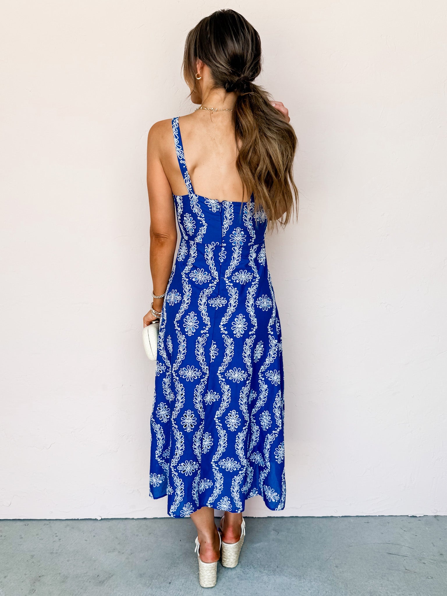 Luna Moments Embroidered Sleeveless Dress