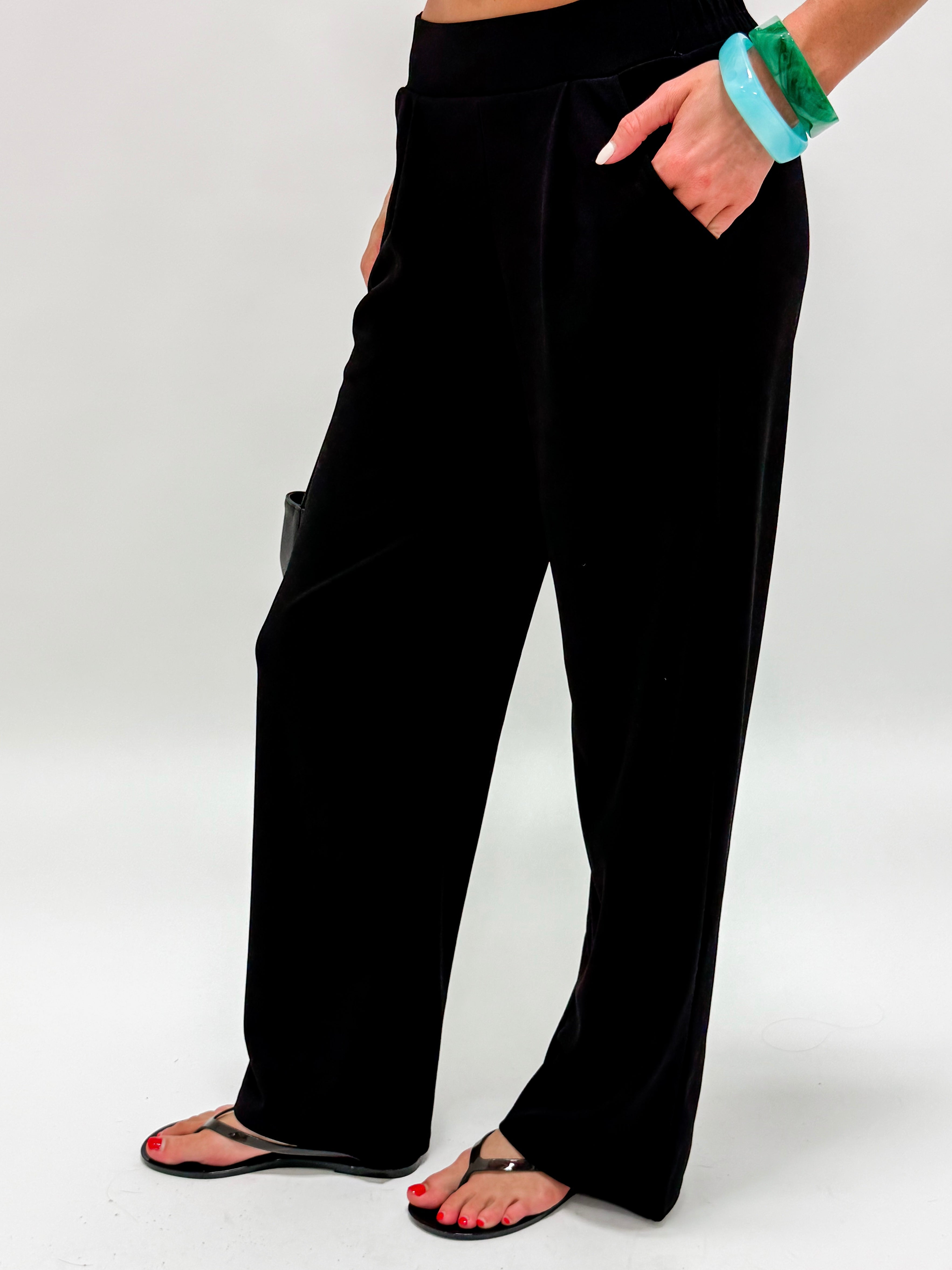 Shawn Crepe Pleated Pants-Black