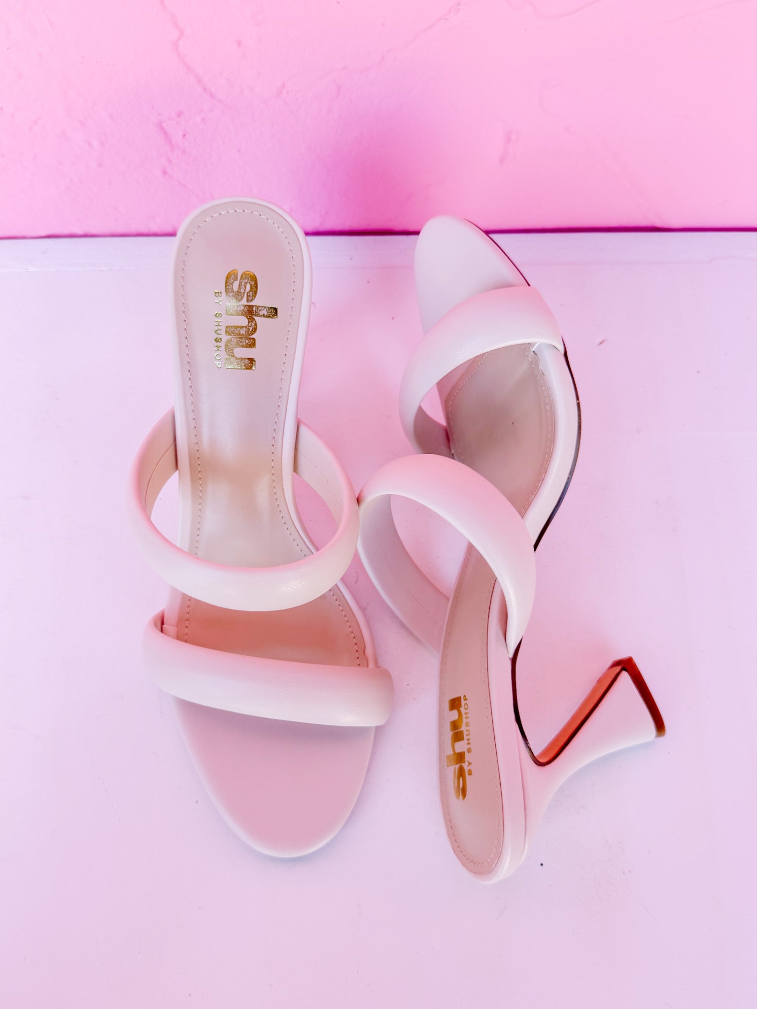 [ShuShop] Fedora Heels-Ivory