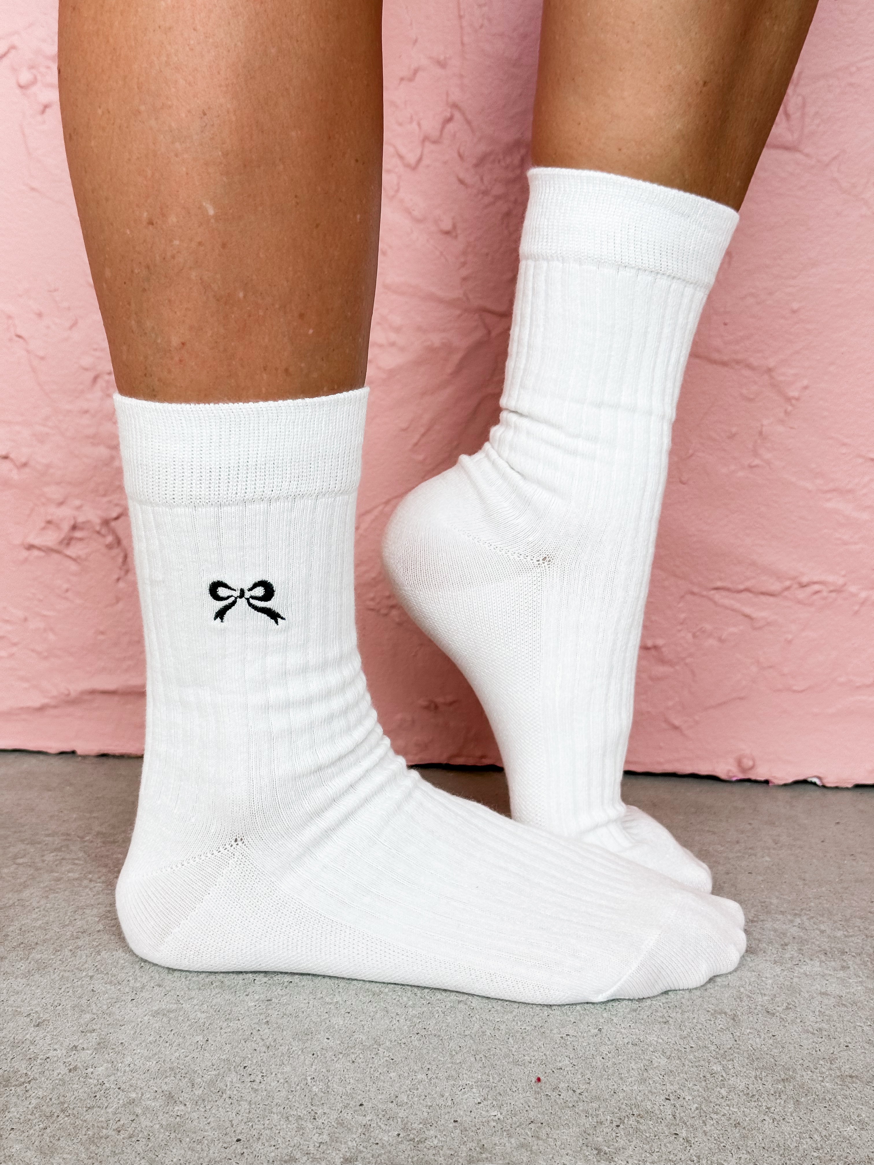 Simple Embroidered Bow Socks-White