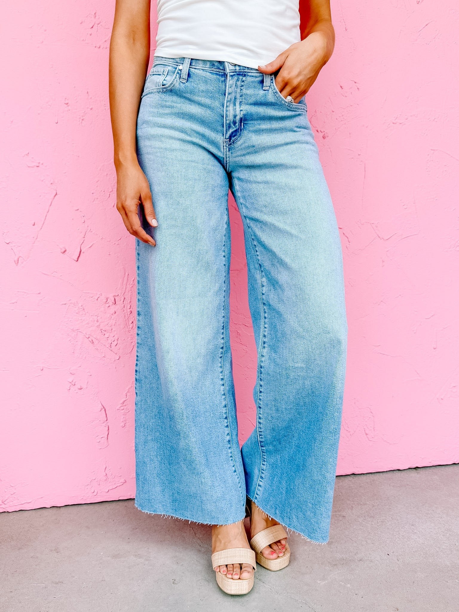 The Griffin Super Wide Leg-Light Denim