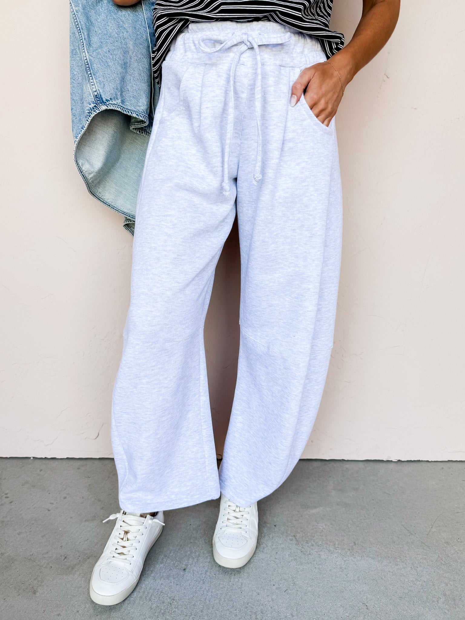 The Johnson Barrel Leg Sweatpants-Grey