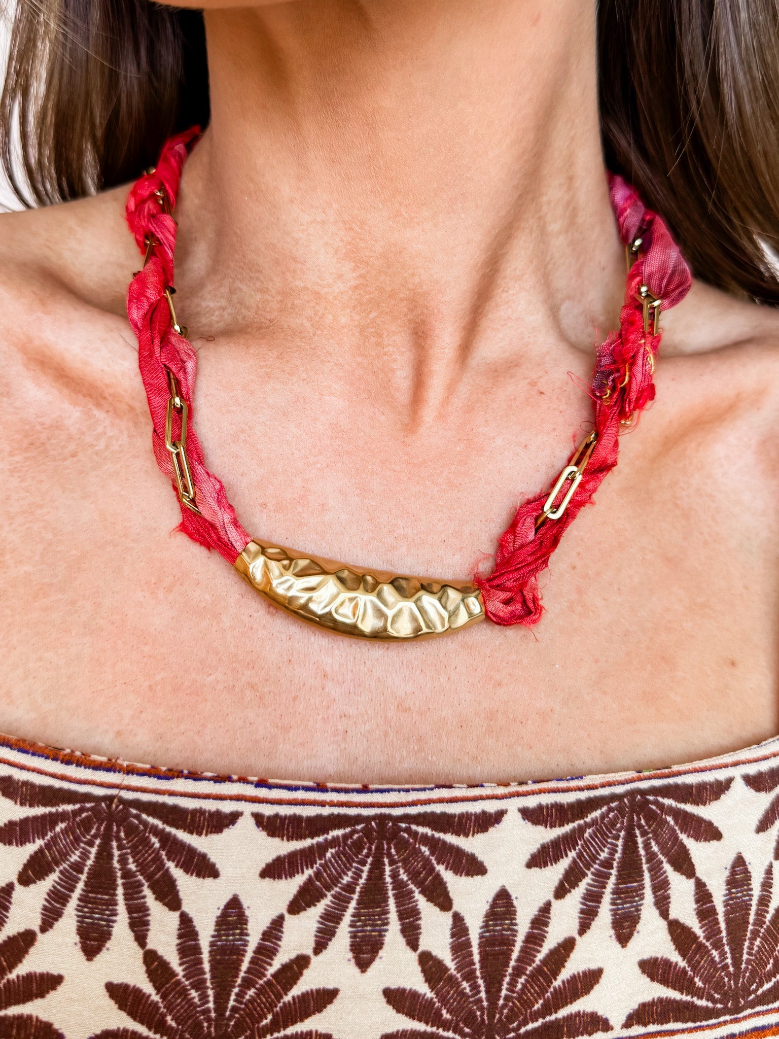 [Treasure Jewels] Brick Red Scarlet Twist Collar