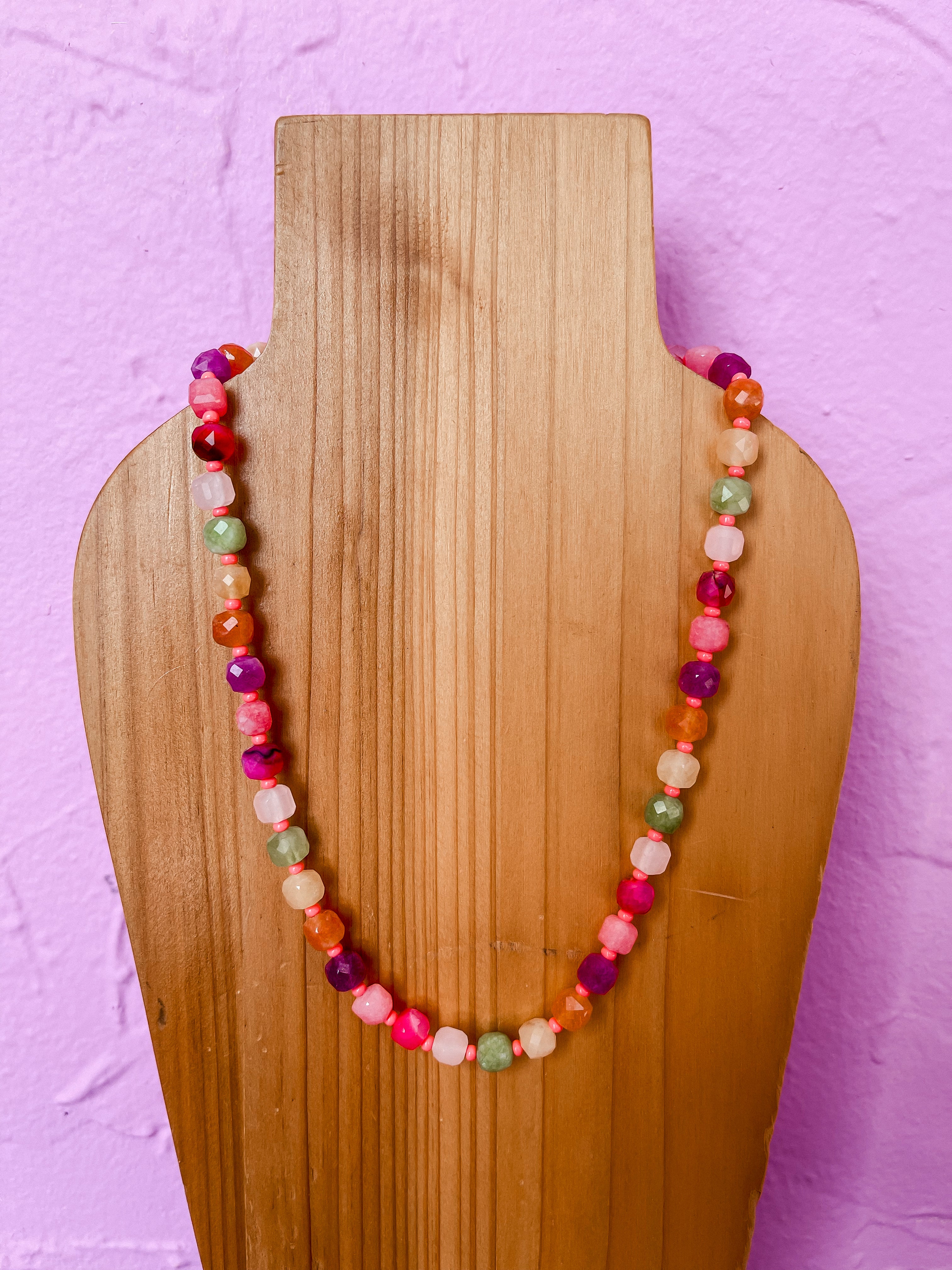 [Treasure Jewels] Pink Gemstone Necklace