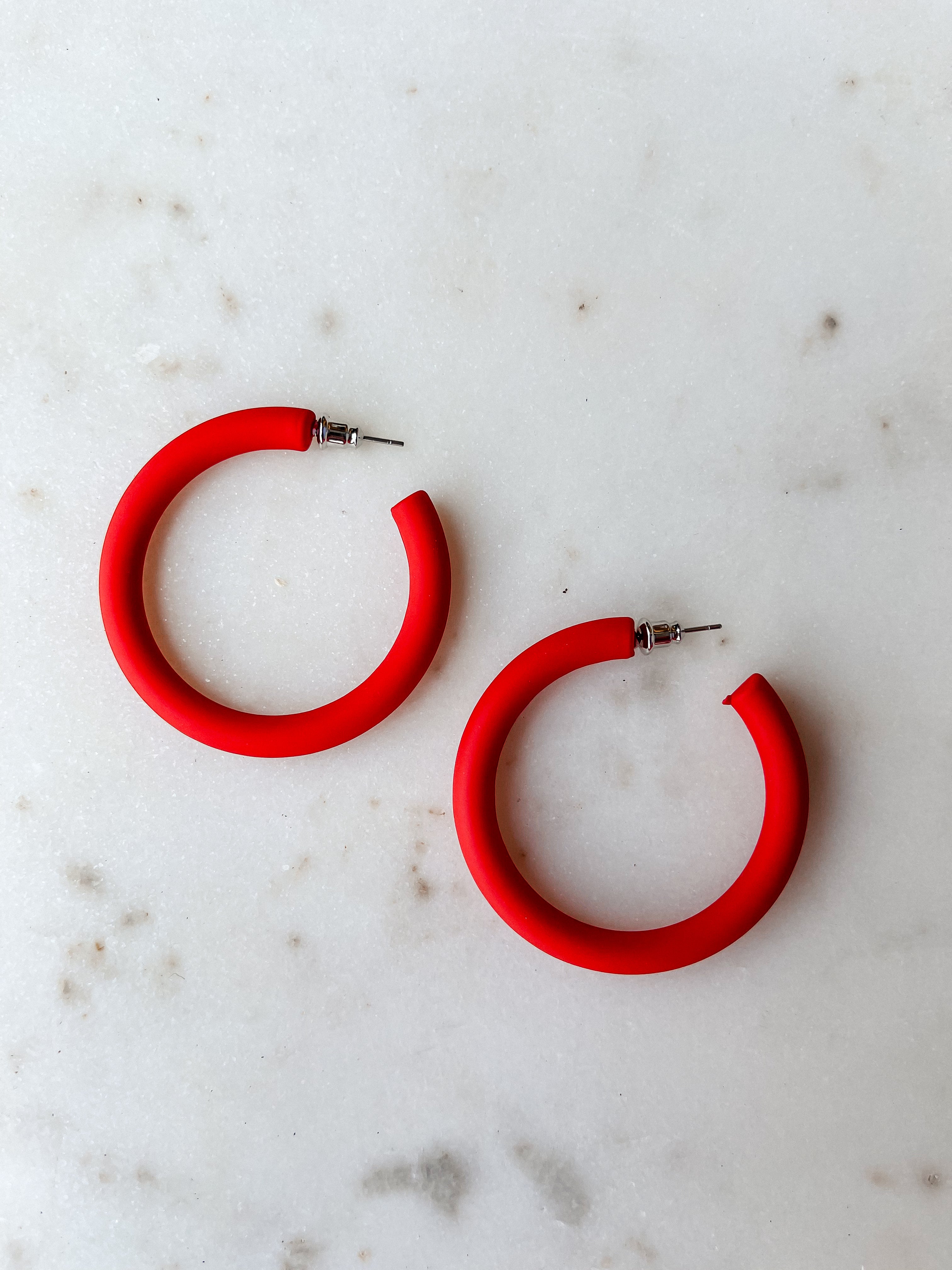 [Treasure Jewels] Red Loop Earrings
