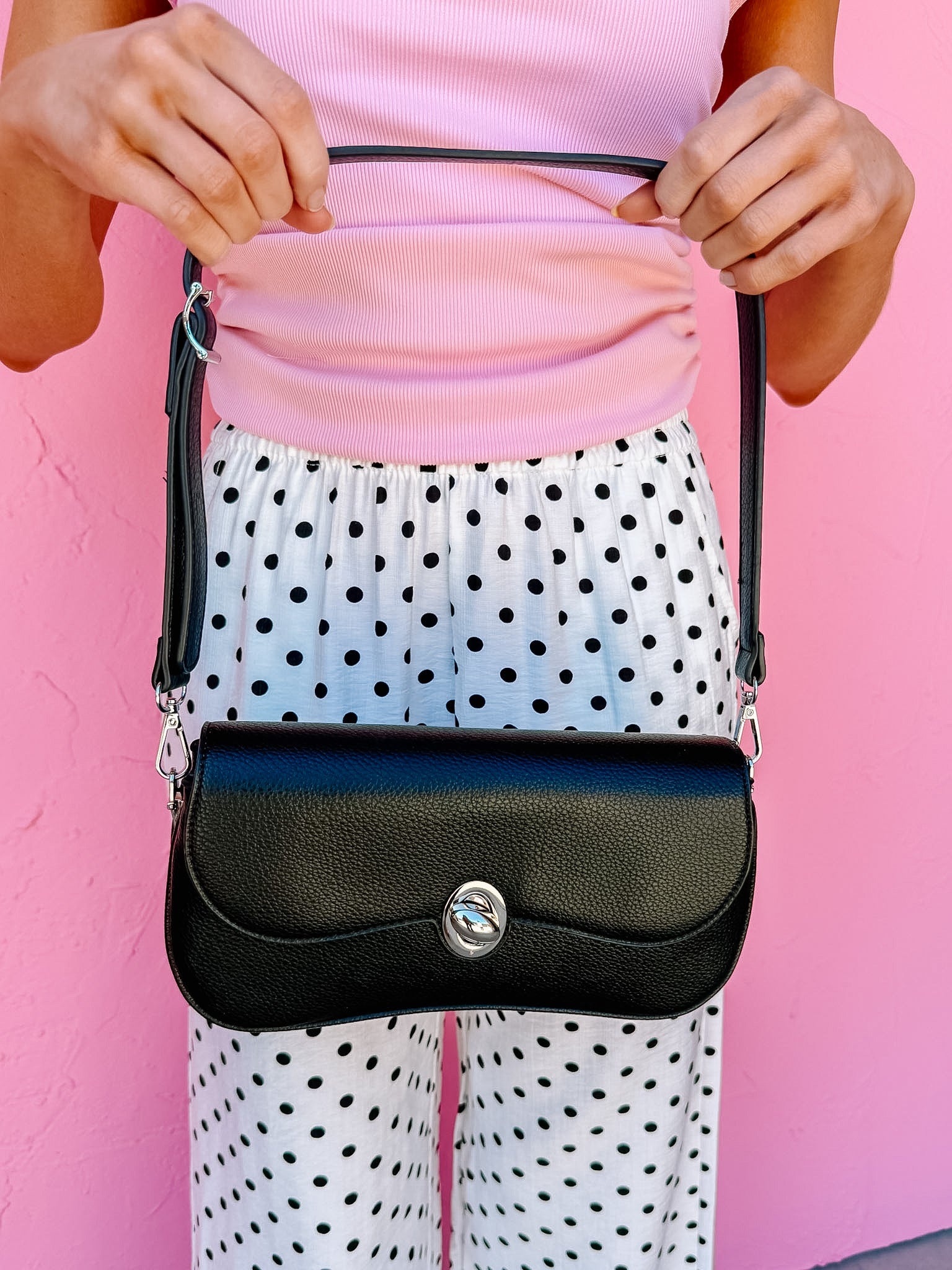 Vida Twist Lock Shoulder Bag-Black
