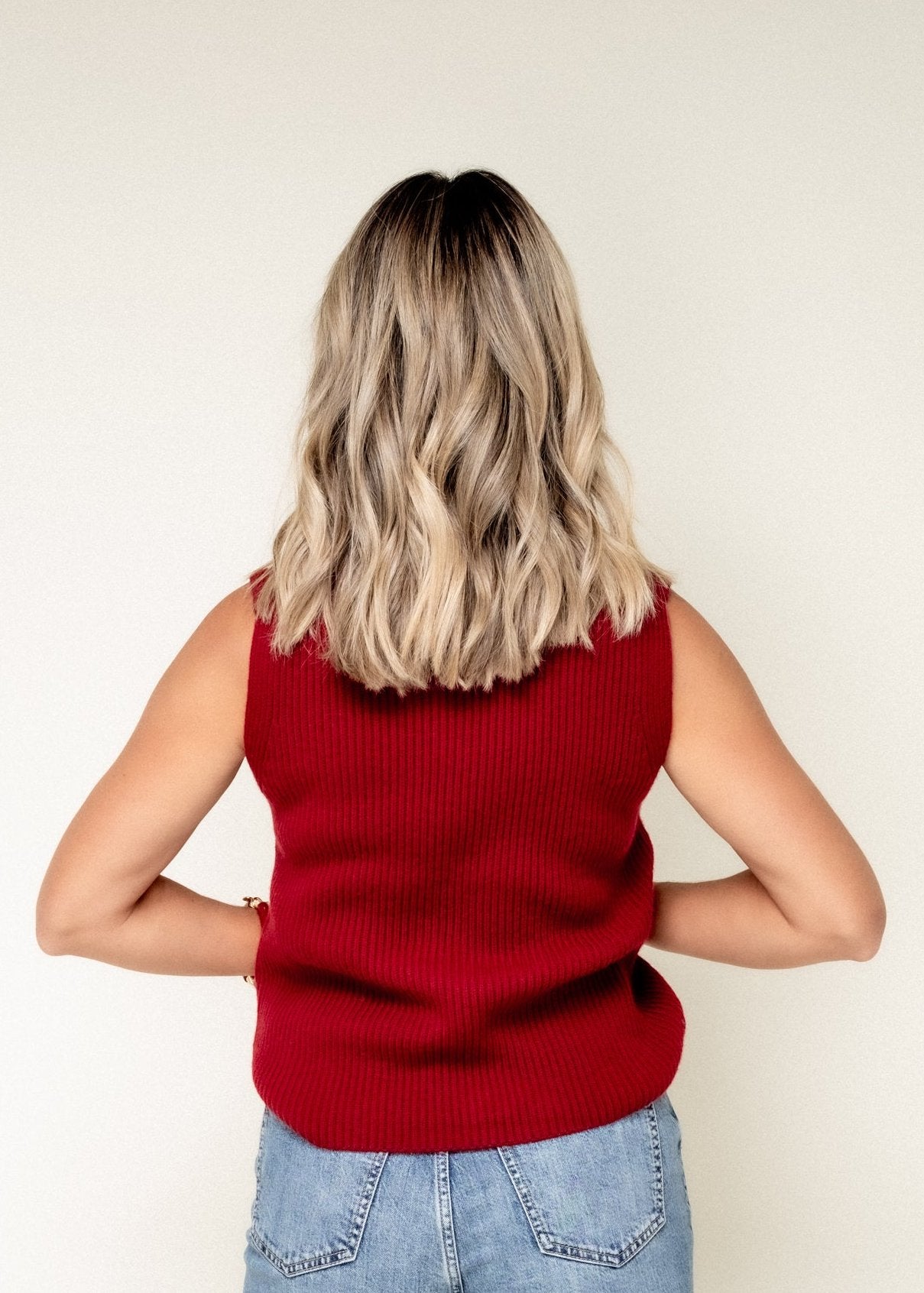 Relaxed Attitude Sleeveless Sweater-Burgundy