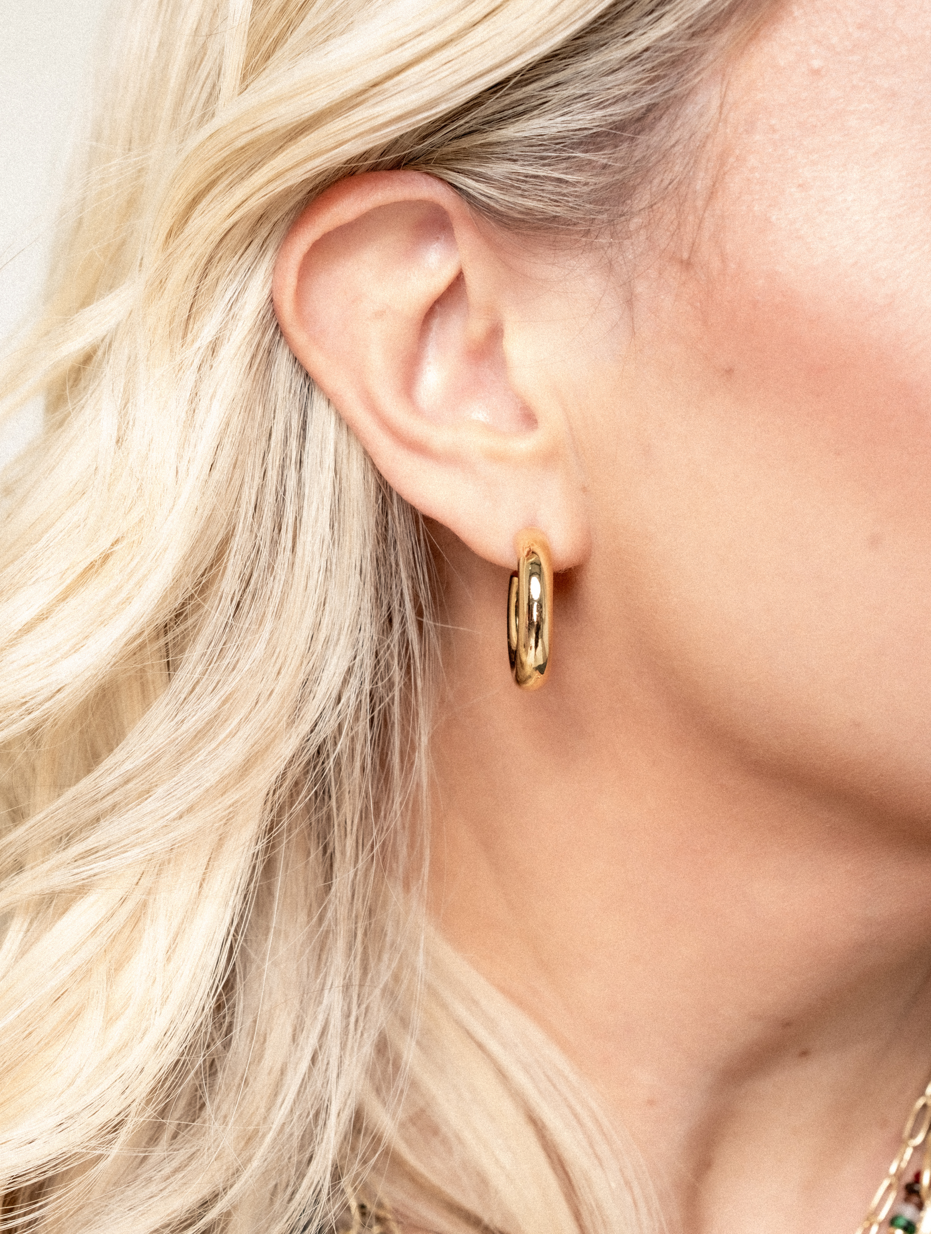 [Nickel & Suede] Gold Hollow Statement Hoops